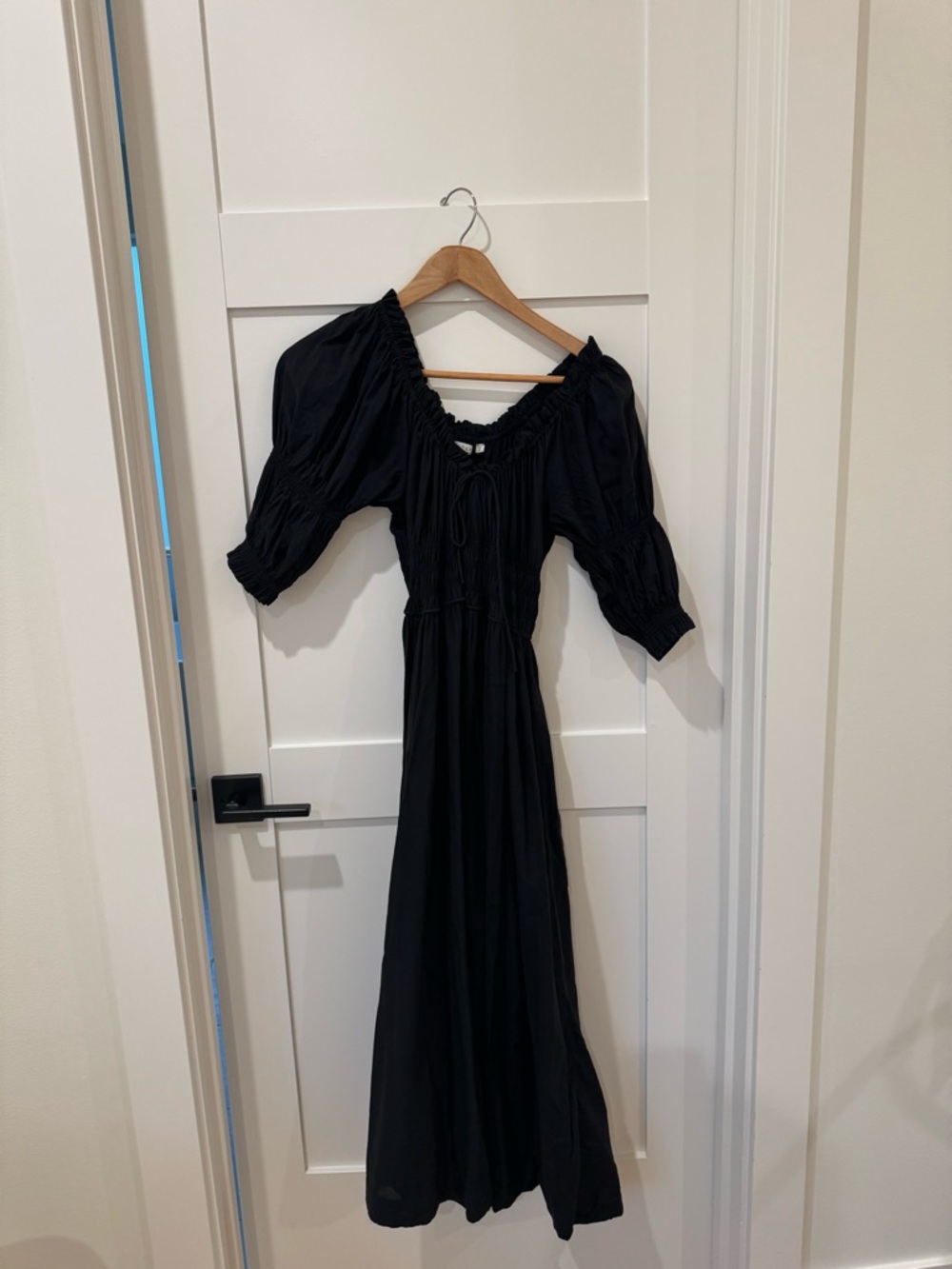 Doen ishcia midi dress in black
